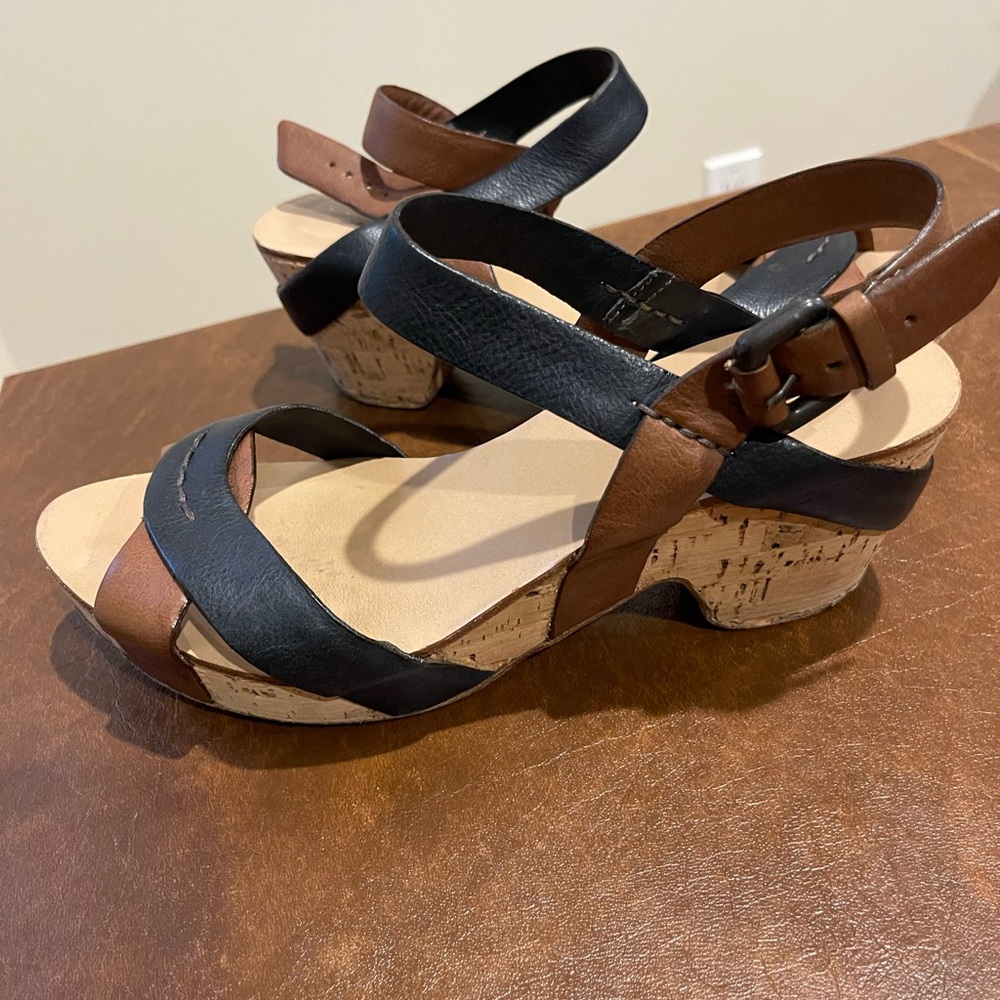 Roberto Del Carlo Black and Brown Sandals